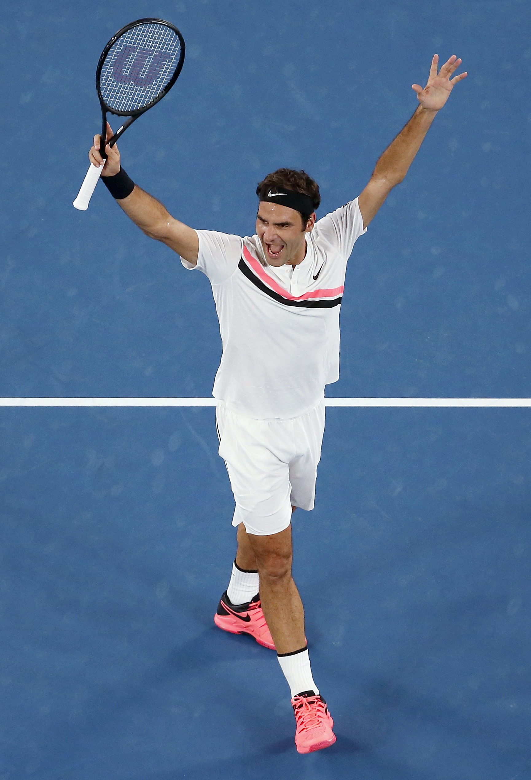 开云-夺冠引发热议！，费德勒在阿森纳比赛中险胜观众掌声雷动-开云