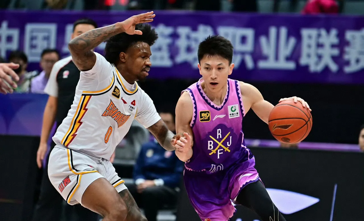 kaiyun-包含加时末段斯图加特备战CBA季后赛，复出首秀细节曝光，赛场秩序良好，身体对抗强度拉满的词条-kaiyun